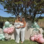 Manon Quadratus Instagram - Retour sur cette magnifique journée pour la gender reveal organisé par @pantaia_events 🩷🩵 A vos votes, vous pensez une fille ou un garçon ? Dites moi en commentaire 😏 Ma photo préf c’est la dernière 🐶 Partage spontané #gender #genderreveal #baby #babyshower #babyiscoming