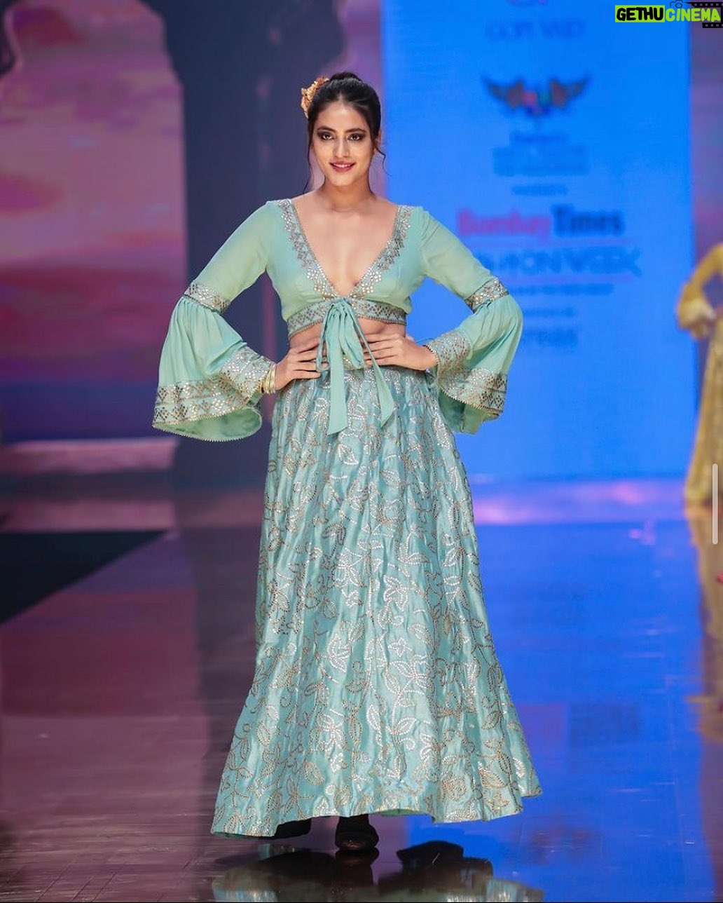 Mansi Taxak Instagram - Hasti rahe tu hasti rahe✨✨ Wearing- @gopivaiddesigns Styled by- @stylejar HMU- @makeupartistrybyrituugandhi by Ritu ji✨❤️ @timestalent @rishubartaria #timestalent #timestalentdeal #gopivaiddesigns #gopivaid #runway #fashionweek #fashionmodel #explorepage #instadailyphoto #instagood #trending