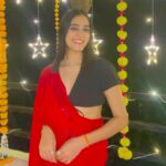 Mansi Taxak Instagram - Carrying this brightness to next year✨🪔 @timestalent #diwali2022 #diwalifits #diwalioutfit #timestalent #timestalentdeal #instadaily #instagram #explore #explorepage #trending #sariover🌍❤