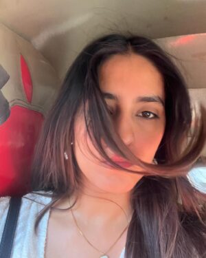 Mansi Taxak Instagram - Failed attempt to click aesthetic auto picture✨

#instagood #instagram #explore #explorepage #trend #trendingreels