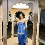 Mansi Taxak Instagram - Only @labelshian can convince me to wear a blue outfit for a pink themed sangeet night🙈✨❤️ Sorry @manickbhan @sophiadeluz , promise to follow the dress code at your third wedding 😉 #instagram #instadaily #instagood #explore #explorepage #indianweddings #trend #trending