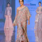 Mansi Taxak Instagram - Vibinnn✨ Wearing- @gopivaiddesigns Show director- @vahbizmehta Backstage- @delnazd @kamalmist Styled by- @stylejar Clicked by- @mohit_essence HMU- @makeupartistrybyrituugandhi @timestalent @timesfashionweek @rishubartaria @gopi_spot @shahrukh_sayed_ @reema_rathod #timestalent #timestalentdeal #timesfashionweek #gopivaiddesigns #runwaymodel #explore #explorepage✨ #instadail #trend #trending #goldenglow