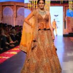 Mansi Taxak Instagram - Dipped in orange✨💕 Designer- @worldofasra Styled by- @bharatg18 Show director- @anuahuja1 Backstage manager- @delnazd @kamalmist @timestalent @timesfashionweek @rishubartaria #timestalent #timestalentdeal #runwaymodel #runwaywalk #runwayfashion #walktheramp #explore #explorepage #trending