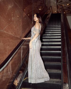 Mansi Taxak Instagram - Glowing and growing✨✨

Wearing this beautiful gown by @nikhitatandon ❤️
Clicked by- @saurabh_sonkar 

@timestalent 
#timestalent #instadaily #instagram #instagood #trending #trendingreels #explore #explorepage #missworldfinal