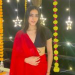 Mansi Taxak Instagram - Carrying this brightness to next year✨🪔 @timestalent #diwali2022 #diwalifits #diwalioutfit #timestalent #timestalentdeal #instadaily #instagram #explore #explorepage #trending #sariover🌍❤