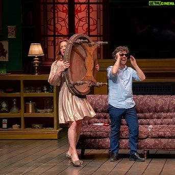 Manuela Pal Instagram - 🙀 ÚLTIMA SEMANA DE LOS BONOBOS ‼️ 🙌🏻 La obra que hizo reír a miles de espectadores termina este domingo 🔥 Acompaña a 3 amigos en la búsqueda del amor… ¡Antes de que sea tarde! 🤣 🗓️ Últimas Funciones: 🎫 Jueves 20:30hs 🎫 Viernes 20:30hs 🎫 Sábado: 20:00hs y 22:30hs 🎫 Domingo: 20:00hs 😏 Entradas en venta en @plateanet o en la boletería del teatro @elnacionalsancorseguros 🎭 🙌🏻 Clientes @bbva_argentina 20% de reintegro y 3 cuotas sin interés 😎 ¡No podes perderte LOS BONOBOS! 🙈🙊🙉 🤙🏻 @lizytagliani @campiobra @petomenahemok @osquiguzman @manu.pal @anitagutierrezh #teatro #comedia #art #amor #risas