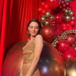 Manuela Pal Instagram - Felices 30 años @revistacaras que fiesta hermosa! Gracias por acompañarme en cada momento ❤️ 💇🏻‍♀️ @cristianreystyle 👗 @vlbyantolin 📸 @tizianasuzaya.ok Y @solmirandaok por todo, siempre.. te quiero