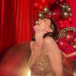 Manuela Pal Instagram - Felices 30 años @revistacaras que fiesta hermosa! Gracias por acompañarme en cada momento ❤️ 💇🏻‍♀️ @cristianreystyle 👗 @vlbyantolin 📸 @tizianasuzaya.ok Y @solmirandaok por todo, siempre.. te quiero