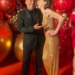Manuela Pal Instagram - Felices 30 años @revistacaras que fiesta hermosa! Gracias por acompañarme en cada momento ❤️ 💇🏻‍♀️ @cristianreystyle 👗 @vlbyantolin 📸 @tizianasuzaya.ok Y @solmirandaok por todo, siempre.. te quiero