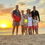 Manuela Pal Instagram – Otro año que empezamos “shuntos” 🌅🥂