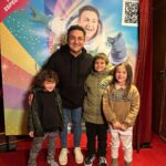 Manuela Pal Instagram - Día de paseo por el centro y fuimos a ver a @diegotopaok en el @elnacionalsancorseguros Topita te amamos 🌈🚀❤️