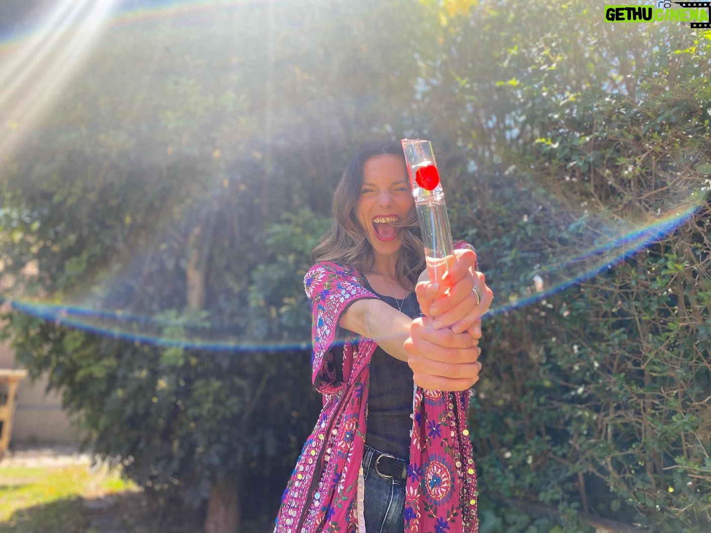 Manuela Pal - 1.2K Likes - Feriadito de 🌞 te amo!
Amparito se inspiró y me hizo fotos! Mi fotógrafa favorita del mundo entero ❤️
@kenzoparfums #flowerbykenzo 🌺
