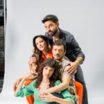 Manuela Pal Instagram - Se viene #LaVerdad me sumo a un elenco hermoso! Gracias por el recibimiento amoroso @cachetesierra @fonzista @candelivetrano con un director con el que siempre quise trabajar @cirozorzoli Los esperamos en el @teatroapolook a partir del viernes!!! @rgbredes @laverdad.rgb @luchilippi @perrottacaro @ro.gonzalez7