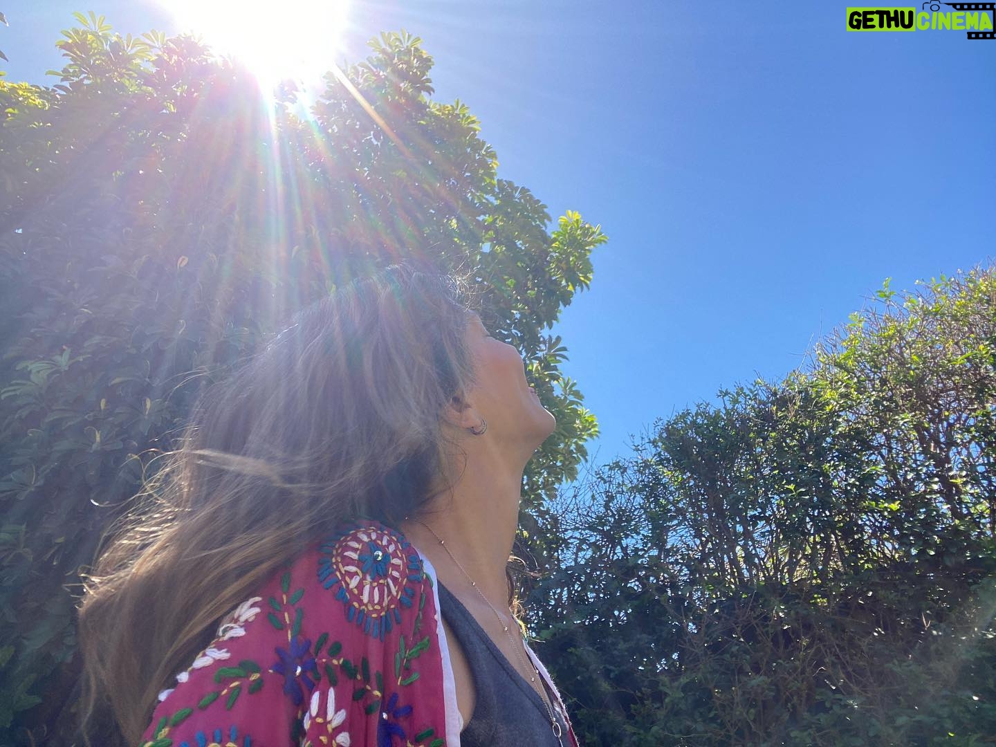 Manuela Pal - 1.2K Likes - Feriadito de 🌞 te amo!
Amparito se inspiró y me hizo fotos! Mi fotógrafa favorita del mundo entero ❤️
@kenzoparfums #flowerbykenzo 🌺