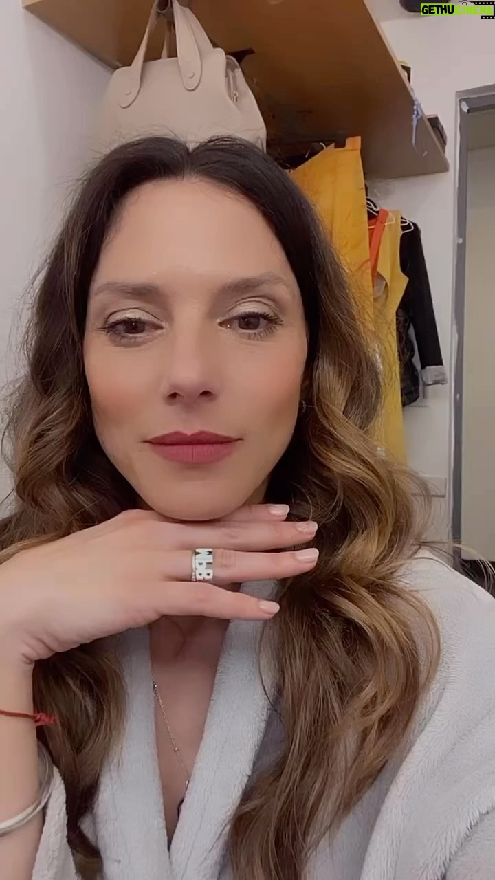 Manuela Pal - 1.4K Likes - Mi compañerita perfecta vino al teatro! Siempre la pasa bomba! 😍