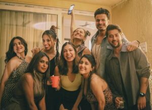 Manul Chudasama Instagram - Zindagi ke gham mei sukoon hai ye log 🧿🤍
📸 @aamirdalviphotography showed his magic ✨

•
•
•
•
•
#friendship #dosti #squad #dhth #friendsforever