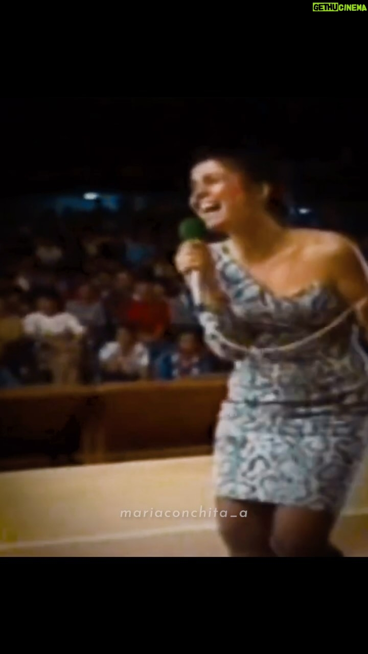 María Conchita Alonso - 2.3K Likes - Mi 2do número uno internacional.. 🎼🎵 “Y ésta es la historia”🎺🎶. Con #HerbAlpert y su trompeta💋
🧡
My 2nd number one hit everywhere. #NocheDeCopas. I was signed with A&M records, and @officialherbalpert played the trumpet.
•
•
#tbt #mcasinverguenzatour
#mariaconchitaalonso
#mariaconchita
#juevesretro
#throwbackthursday