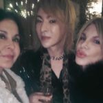 María Conchita Alonso Instagram - What a wonderful night we had at the “Yoshiki Under the Sky” screening. Beautiful heart felt/musical documentary, and having @Yoshikiofficial joining us afterwards was like, wow! Thank you #colleencamp ♥️ Que bonita noche! La invitación, con un muy pequeño y selecto grupo de personas, fué para ver el documental de Japón “Yoshiki Bajo el Cielo”. Que gran músico y excelente ser humano es. Que tal la pasamos @laurabayonas ? • • • #mcasinverguenzatour #mariaconchitaalonso #mariaconchita #music #live #livemusic
