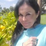 María Conchita Alonso Instagram – Les comparto algo muy especial para mi. Mi arbolito de naranja donde están las cenizas de mi mamá 🌳🤍💫

 Su presencia y amor trasciende el tiempo y el espacio, y todos los días me acompaña.

Gracias a ella, a Dios y a mis Ángeles siempre me siento protegida. #amorincondicional.

Les deseo que puedan sentir la presencia de su ángel guardián en sus vidas, guiándoles, protegiéndoles, llenándoles de amor y paz. #bendiciones! 🙏✨

Wanted to share my beautiful space  where my mom’s ashes are. She is buried under this orange tree, where her energy guides and protects me everyday of my life. 
May someone special to you, God and your Angels always be by your side. #blessings!

 #ÁngelGuardián #AmorInfinito #Agradecimiento #Bendiciones #VenezolanosenMexico #MariaConchita #Mariaconchitaalonso