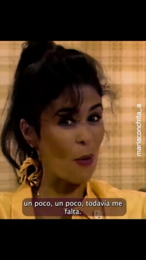María Conchita Alonso Instagram - Sigo en el proceso de madurar, cuesta! 🤭, y sigue gustandome el poder, a quien no?
🧡
On this #tbt of mine I say that I love power, that we all do. Although because, maybe having mature a bit? I was more relaxed... 
•
•
•
#retro #amarillo 
#recuerdos 
#mcasinverguenzatour 
#mariaconchitaalonso 
#mariaconchita
#throwbackthursday