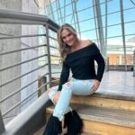 María Eugenia Larraín Instagram - Les deseo un lindo fin de semana, sigueme en mi canal de youtube donde estare subiendo musica de sanacion y videos de numerologia @kenitalarrainoficial Mi bello look es de mis amigos de @jardinemergente y las botas de @victorgonzalezhandmade Styling @vic_eduardo34