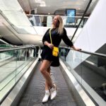 María Eugenia Larraín Instagram - ..." La vida está llena de sorpresas... a veces llegan cosas que nos gustan y esperábamos y otras veces cosas que nos duelen y que nos cuesta aceptar... Recuerda: El Universo nos dará siempre lo que necesitamos, no siempre lo que queremos" Recomiendo un hermoso mantra: "Agradezco y bendigo el bien que esto traiga"... 💗💗💗 Zapatos de @victorgonzalezhandmade Vestido @jardinemergente