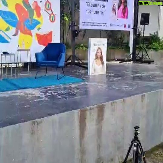María Eugenia Larraín Instagram - Lanzamiento de mi libro El Camino de tus numeros en FAS del centro Cultural de las Condes. Una tarde magica y llena de alegria... @planetadelibroscl @jpqueralto @pedroe @fransfeir @tvmas.tv