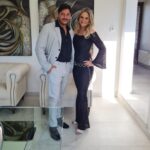 María Eugenia Larraín Instagram - Gracias a todos por sus saludos de Cumpleaños!!!! Gracias a @uribe_luiss por mi vestuario ochenyero que preparó para mi y a www.korta.cl por ser parte de mi fiesta...@kortawines 💗💗💗 #amor #cumplaños #celebration