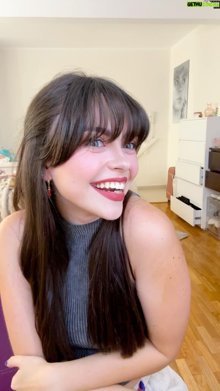 María José Mariscal Instagram - un draftcito 🐒 #comedia #makeup #skincare #beauty #eugenioderbez