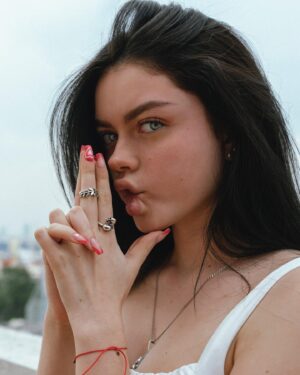 María José Mariscal Instagram - O sea si, pero no

En @kompsosmx tienen un 10% de descuento desde hoy, hasta el 1ro de agosto! Y si van de mi parte tienen un descuento adicional! Aprovéchenlo!!🖤💫