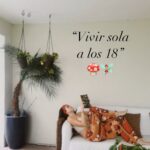 María José Mariscal Instagram - Amo y valoro muchísimo mi soledad, desde que vi esta pequeña casa, sabía que haría de ella un hogar, ya estoy por cumplir 3 meses desde que me independice, y fue la mejor decisión que he tomado en mi vida 🧚🏼‍♀️✨❤️‍🩹, si tú quieres ver lo que es vivir sola desde los 18 con tu propio dinero sin romanizar nada, te invito a que me sigas 🤞🏻🍀❤️‍🔥 #vivirsola #marijomariscal #independiente #independizarse #vivirsolaalos18 #lifestyle #beauty #moda #makeup #skincare