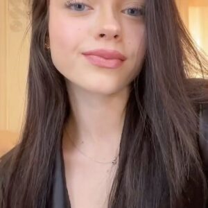 María José Mariscal Instagram - No les puedo decir que es mi makeup routine, porque cada día me maquillo diferente, pero es el del día de hoy <3 
@fentybeauty 
@toofaced 
@sheglam_official 
@benefitmexico 
@sephoramx 
@milkmakeup 
@patmcgrathreal 
@narsissist 
@anastasiabeverlyhills 
@diorbeauty