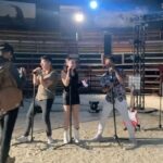 María José Mariscal Instagram - Alondra es la bajista del clan 🖤🎸 @gloriatreviellassoyyo al final un video con mi amiguito Vic 🫰🏻