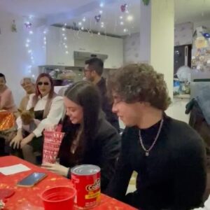 María José Mariscal Instagram - x todas las que siguen juntos 🤞🏻❤️🎄