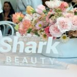 María José Mariscal Instagram - Así fue la MasterClass de Victor Guadarrama con @sharkbeautymx !!✨💗 Al escuchar todos sus tips, me di cuenta de la infinidad de posibilidades que tengo con mi FlexStyle Teal!! #sharkbeautynoheatdamage