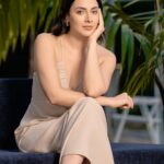 María Karla Gómez Instagram - Lo que realmente importa no es el tiempo, es lo que hacemos con el, empléalo en aprender cosas nuevas, conocer nuevos lugares, compartir con personas que sumen. En resumen dedícale tu energía y tu tiempo a todo aquello que se dé natural, donde puedas crecer y brillar con tu esencia 🤍 A estas alturas de la vida, ya no estamos para perder el tiempo. ATT la vida 🙌🏻