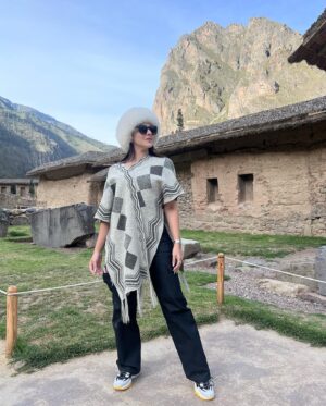 María Karla Gómez Instagram - Peruuuu, que placer estar aquí 🇵🇪🥹🤍.Eres impresionante y tu gente maravillosa…

Ph @josephgeffrey (gracias por captar los mejores momentos) 🙈✅📸 

@vivacuscoperu