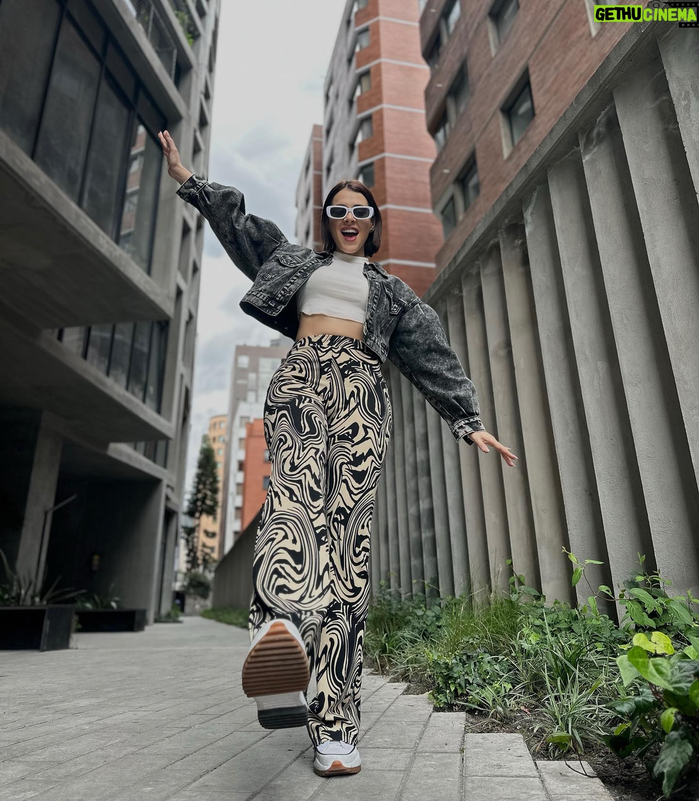 María Karla Gómez Instagram - Siempre hay un momento, un gran momento que te cambia la vida, te pone los pies en la tierra y te recuerda lo que de verdad importa ✨🤍⚡️… P.d ultimo día de julio y comienza mi mes cumpleañero así que hoy decreto mucha salud, prosperidad,paz y abundancia !!! Feliz inicio de semana 🙌🏻❤️
