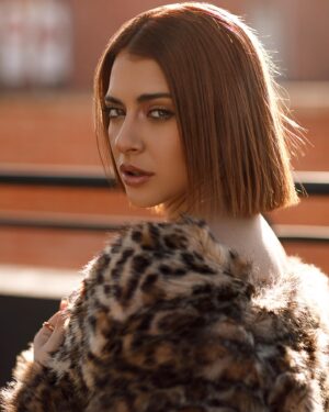 María Karla Gómez Instagram - No hace falta señal para que conectemos 😮‍💨❤️‍🔥✨…

PH @evelyncasusophotography 
Make up @lilurams.makeup 
Hair @belledustudio 

Waoooooooo quede impresionada con este resultado, que gran team chicas mis favoritas para siempre 🇨🇺🇪🇨👏🏻