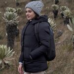 María Karla Gómez Instagram - Sabías que Ecuador es uno de los tres países con presencia de Frailejon ?, esta planta endémica cumple una gran función en nuestro ecosistema ya que es una gran fuente de agua. Absorbe la humedad de la neblina del Páramo y la libera a través de sus raíces a la tierra, es por eso la importancia de preservarlo. Por eso quiero invitarte a que te unas a la causa “Adopta un Frailejon”, donde solo debes seguir estos pasos : 1. Ingresa al bio de nuestro Instagram 📥 2. Encontrarás los datos para hacer la transferencia bancaria de adopción por $10 dólares 3. Guarda el comprobante de transferencia🔒 4. Ingresa en el botón FORMULARIO, donde envías el comprobante de transferencia🧾, los datos de contacto📲 y el nombre que quieres darle a tu frailejón 🌱. Infinitas gracias por esta oportunidad @cumbresblancasecuador @cumbresblancascolombia @polylepislodge 🤍🏔️🌱 Esa edición y tomas de dron 🤩👏🏻 @pameladuenaswood #adopta #frailejon #frailetonfest #paramos #montañas #PáramosEcuador #biodiversidad #ecuador