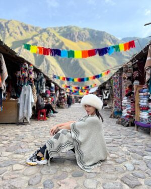 María Karla Gómez Instagram - Peruuuu, que placer estar aquí 🇵🇪🥹🤍.Eres impresionante y tu gente maravillosa…

Ph @josephgeffrey (gracias por captar los mejores momentos) 🙈✅📸 

@vivacuscoperu