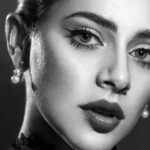 María Karla Gómez Instagram - HBD to me 🖤🥂🤍 Ya son 28 mi gente, hoy doy gracias por la salud, La Paz y la prosperidad.Por esos momentos que me han hecho evolucionar y crecer desde el corazón a pesar de las caídas y los obstáculos que la vida siempre nos presenta.Hoy me siento más tranquila y plena, con la convicción de lograr todo lo que me proponga. Gracias infinitas a tí por estar aquí, acompañarme en el proceso y ser parte de esta hermosa comunidad 🙌🏻🤍✨🎈🎉…. PH @emilianoisaac_ 📸 Make up @caroperaltamakeup 💄💋