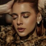 María Karla Gómez Instagram - Cuando le debes la vida, a la tarjeta de crédito 😅🤭😬… #reelcomedy #actinglife #tarjetasdecredito