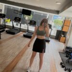 María Karla Gómez Instagram - ¿Estás list@ para correr hacia la mejor maratón de descuentos 🏃‍♂️? Así me alisto para ir por las promociones que solo @marcimexec tiene 🥰! ¡Nos vemos allá!