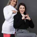 María Karla Gómez Instagram - Somos de quien nos mueve el mundo, con solo una sonrisa 😀✨🤍… Ya son 3 años de mi diseño de sonrisa y 9 de amistad con la mejor @dra.ingridlara ,gracias por tu dulzura y profesionalismo y por permitir que mi sonrisa siga brillando en todo momento.Te quiero y siempre que me pregunten por odontología serás mi recomendada 💖…