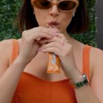 María Karla Gómez Instagram - ¿Mi súper tip para la buena suerte? Comer @manichoecuador 🍫, ahora todos los empaques están premiados 🤩✨… #Manichodelasuerte