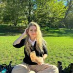 María Rubio Sánchez Instagram - Picnic en el central park porque nos encantan los clichés 🧺