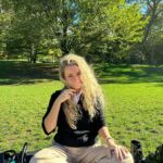 María Rubio Sánchez Instagram - Picnic en el central park porque nos encantan los clichés 🧺
