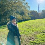 María Rubio Sánchez Instagram - Picnic en el central park porque nos encantan los clichés 🧺