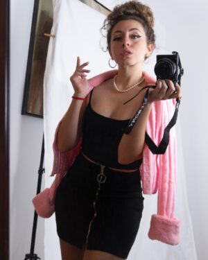 María Rubio Sánchez Instagram - Me he estado haciendo una sesión de fotos (que veréis a lo largo de las próximas semanas) muy invernal y bonita así que espero que os gusten :p 

No he podido evitar hacerme unas cuantas selfies mientras tanto, os las dejo como spoiler! ¿Cuál es vuestra favorita?

Todos los conjuntos que llevo son de Shein, así que si me queréis copiar alguno podéis aprovechar el Cyber Monday con las rebajas ampliadas! Encima tengo un código de descuento del 15% ADICIONAL en toda la web de Shein (código: GE6004) OS QUEJARÉIS!

@shein_spain & @sheinofficial
#SHEIN #SHEINgals #SHEINcybermonday #SHEINgenENJOY ad"
https://shein.top/lp77zzy  2846894
https://shein.top/8k7iqmu  3464302
https://shein.top/w2yoh87  3074695
https://shein.top/k4yycgh  5497722
https://shein.top/tvkvzbe  3163152
https://shein.top/dxpecp8  3420307
https://shein.top/6oehgaf  3253520